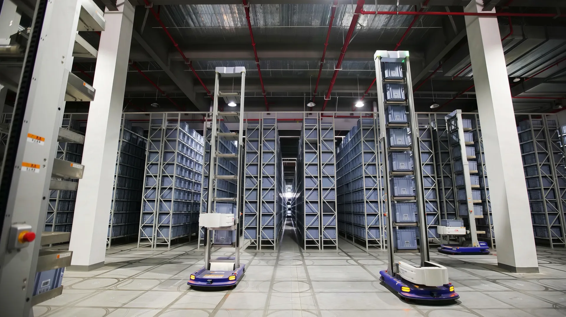 ACR bin robots in an ASRS warehouse